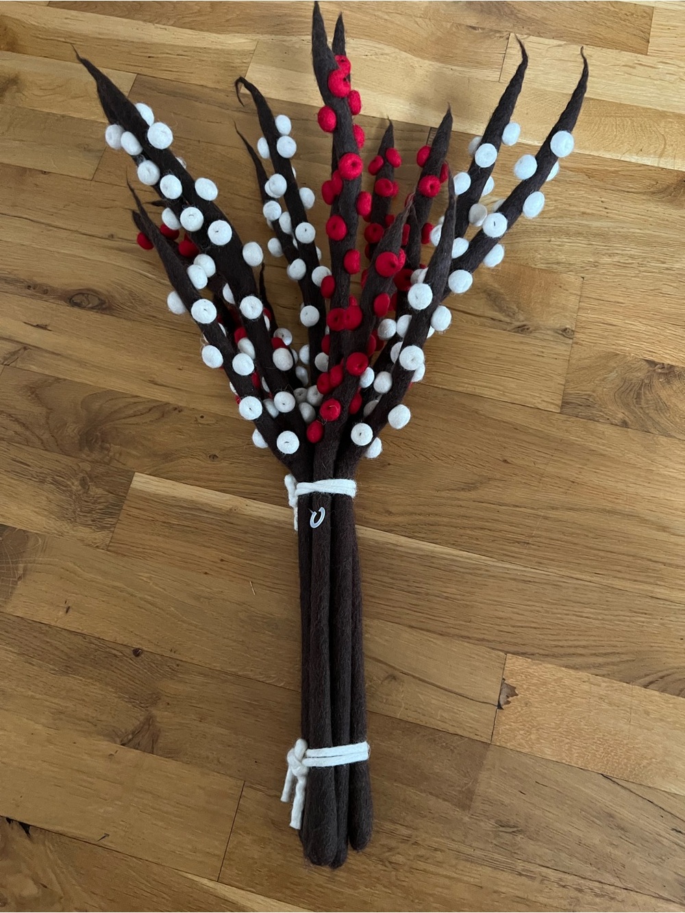 Trader Joe's Twig Pip Felted Ilex Berries Branches New Sold Out Lmtd Ed Xmas
